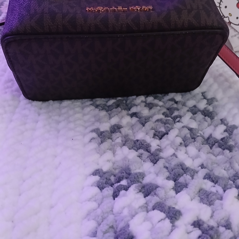 Authentic Michael Kors Extra-Small Monogram Bucket Bag - Picture 5 of 8